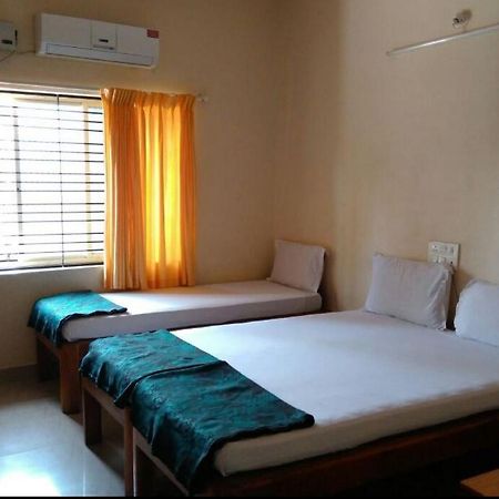 Dhenu Atithya Hotel Māvalli Buitenkant foto