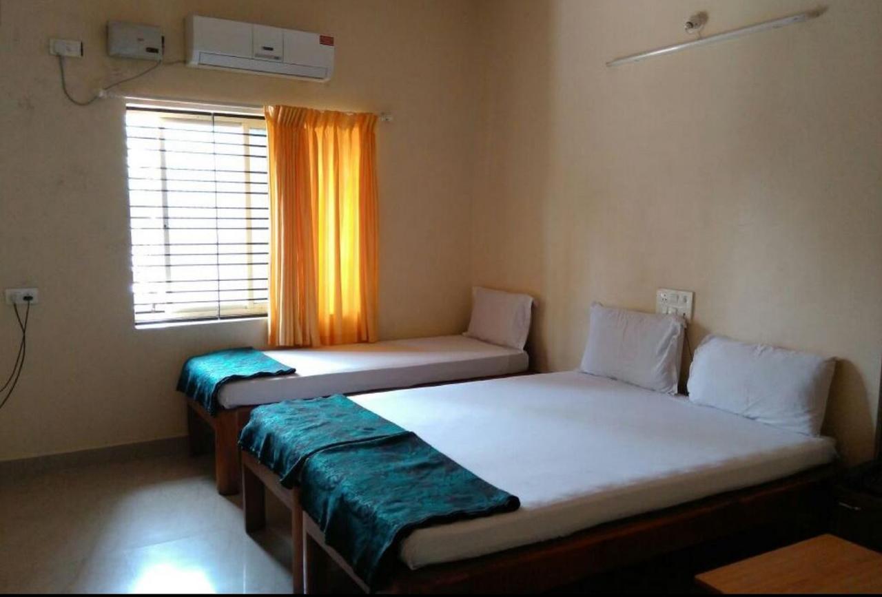 Dhenu Atithya Hotel Māvalli Buitenkant foto