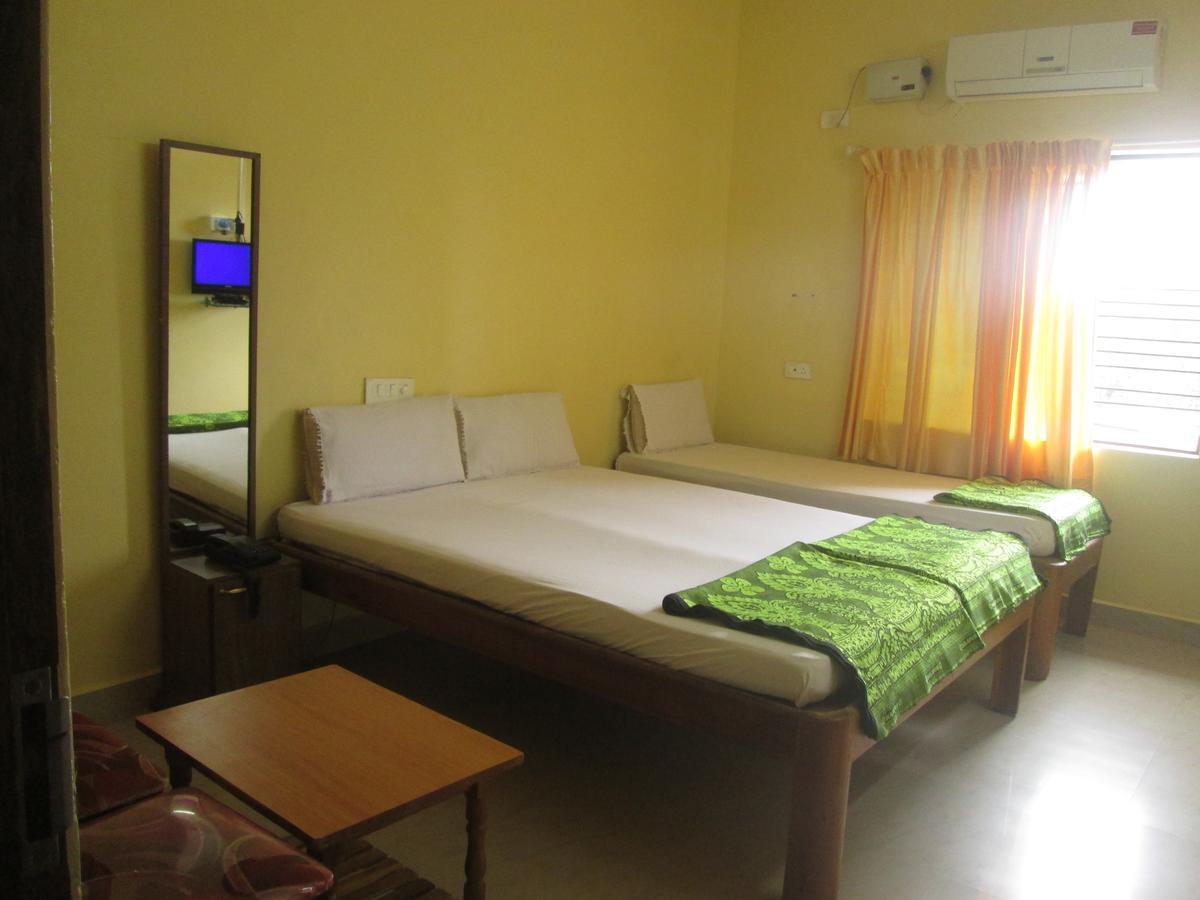 Dhenu Atithya Hotel Māvalli Buitenkant foto